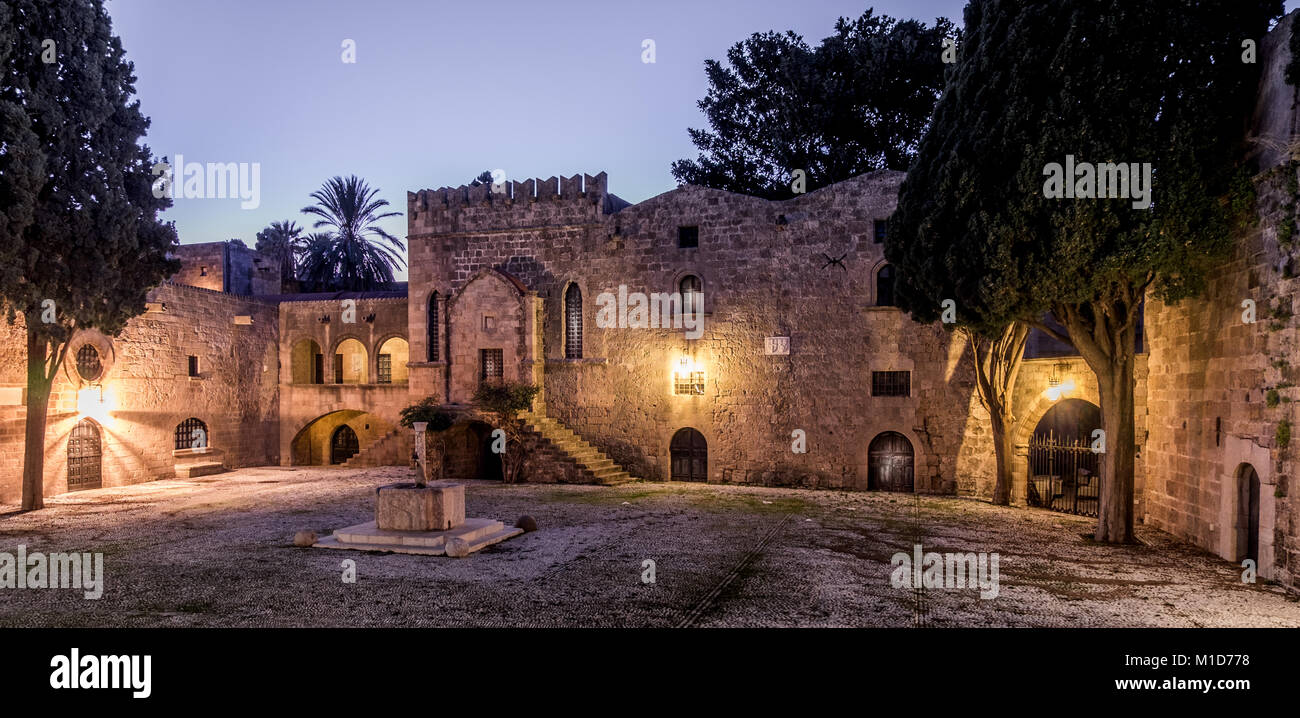 Buildings in Old Town on the Greek island of Rhodes Stock Photo - Alamy