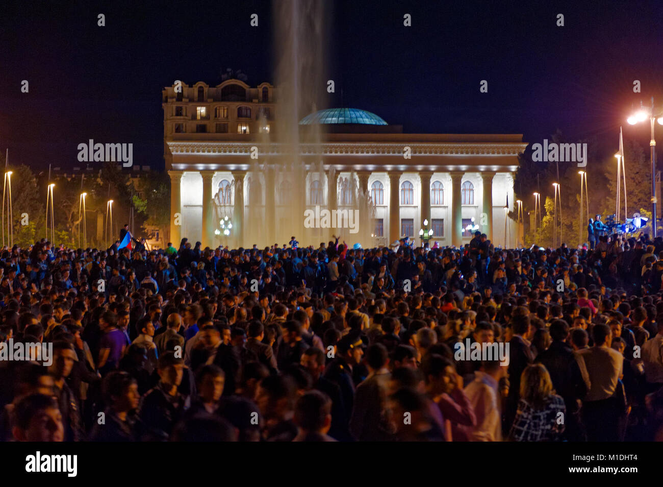 10th May 2010, Baku, Azerbaijan. Crowds watch a fireworks display on birthday anniversary of National Leader Heydar Aliyev Stock Photo