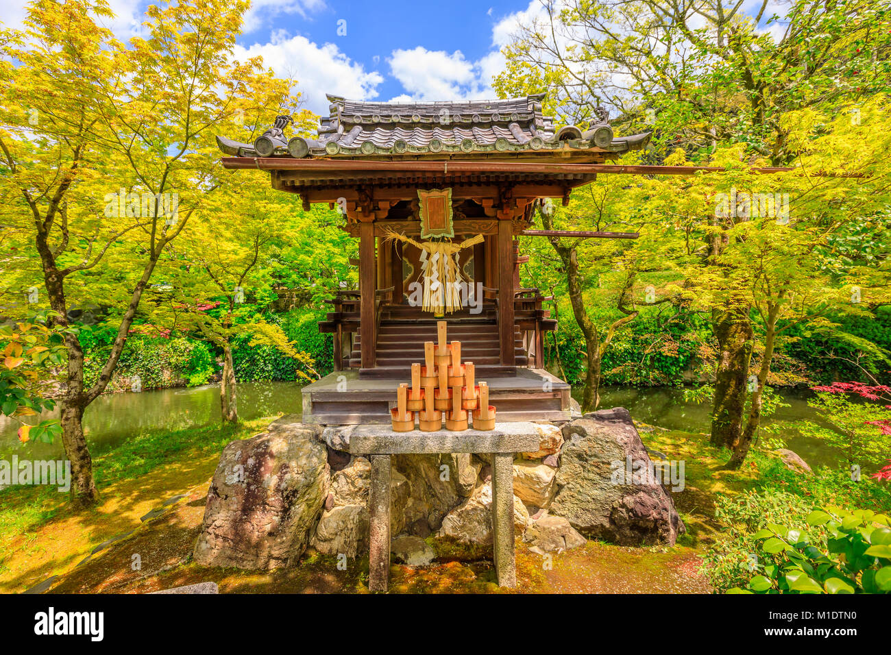 Benzaiten shrine in Eikan-do Stock Photo