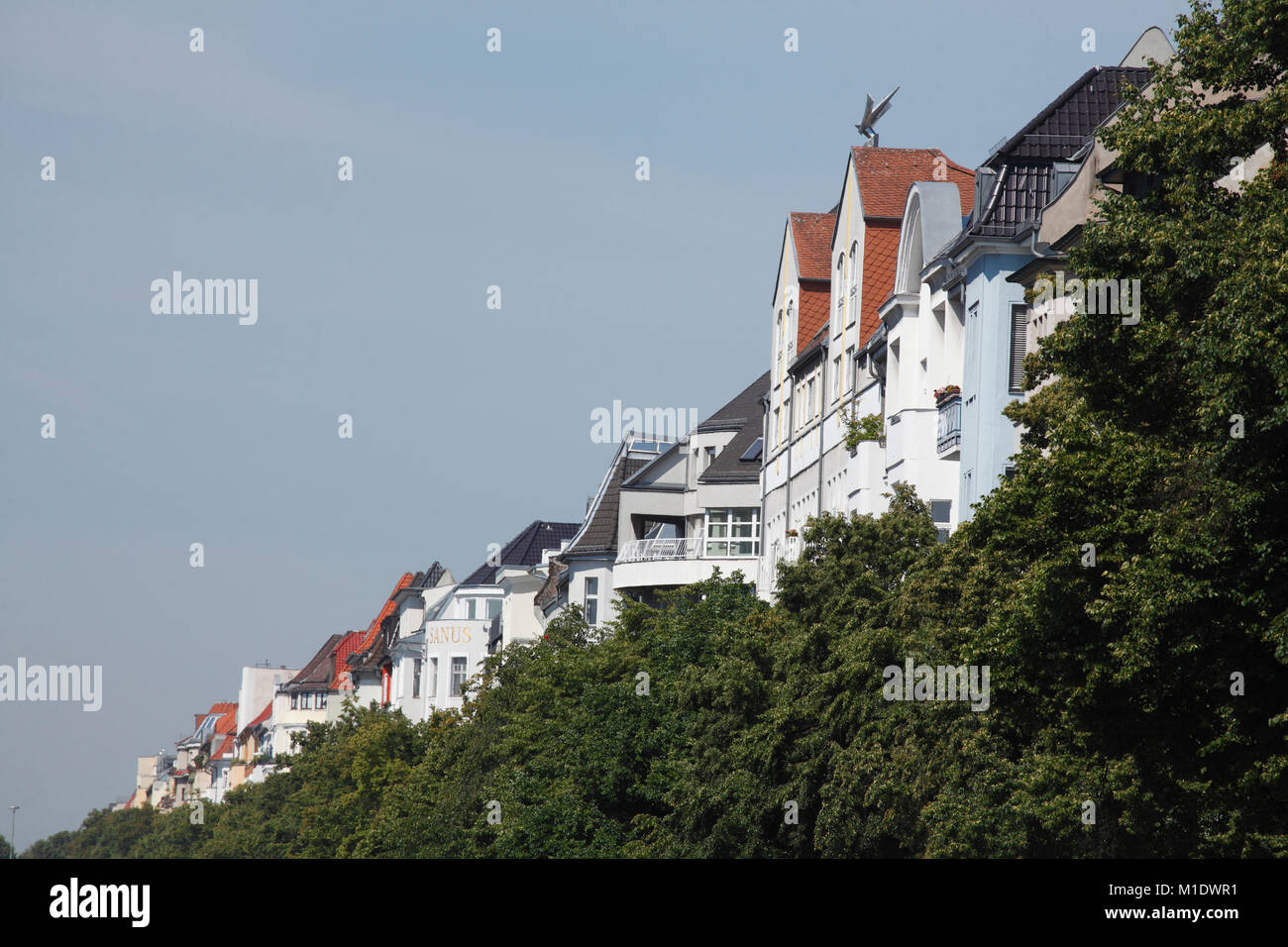Residential buildings, old buildings and new buildings on Kaiserdamm Street, house facades in Charlottenburg, Berlin, Germany, Europe  I  Wohngebäude, Stock Photo