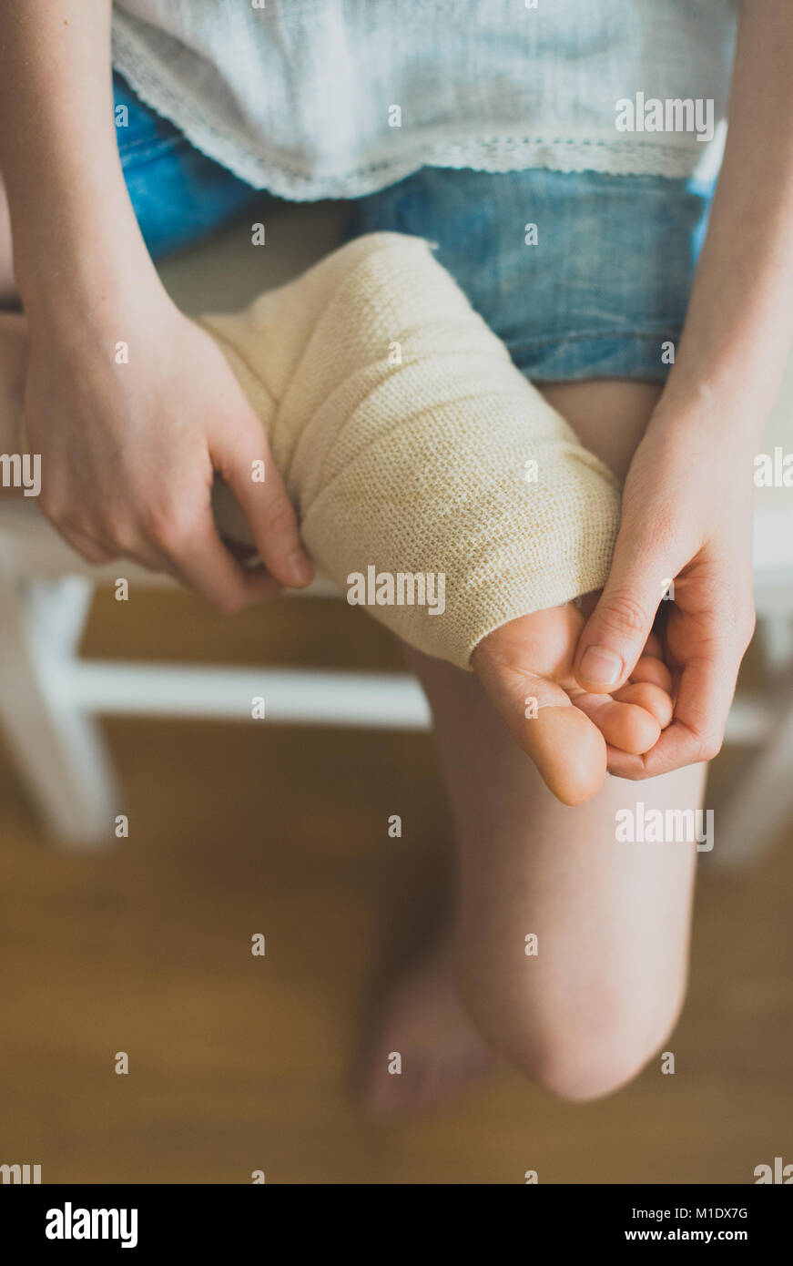 Child sprain ankle hires stock photography and images Alamy