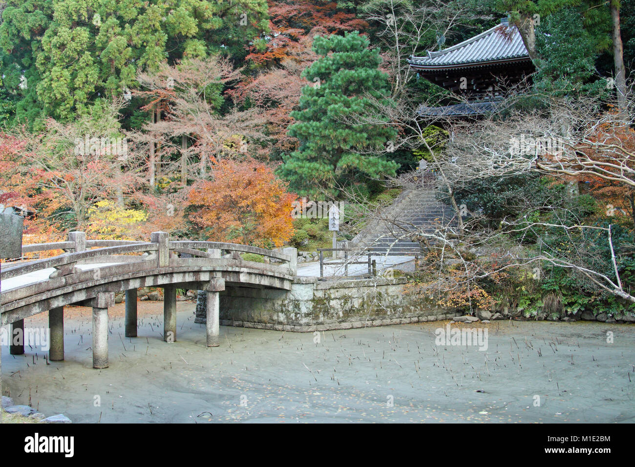 Grounds of Chion-in temple, Kyoto, Honshu, Japan, in late autumn Stock Photo