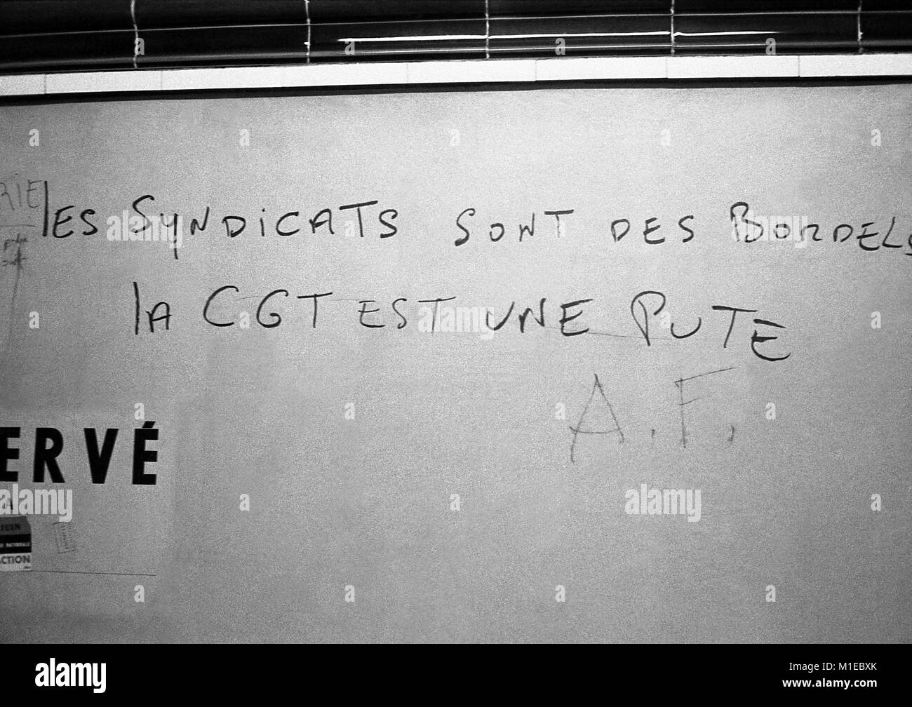 Philippe Gras / Le Pictorium -  Events of may 1968 in FRANCE. -  1968  -  France / Ile-de-France (region) / Paris  -  Events of 1968 in FRANCE. -  "Be young and shut up!", "It's only the beginning of the struggle!", "Burst of enthousiasm for a long war!" : that's some examples of the solgans and revendications made by the Working Class and the Students. Stock Photo