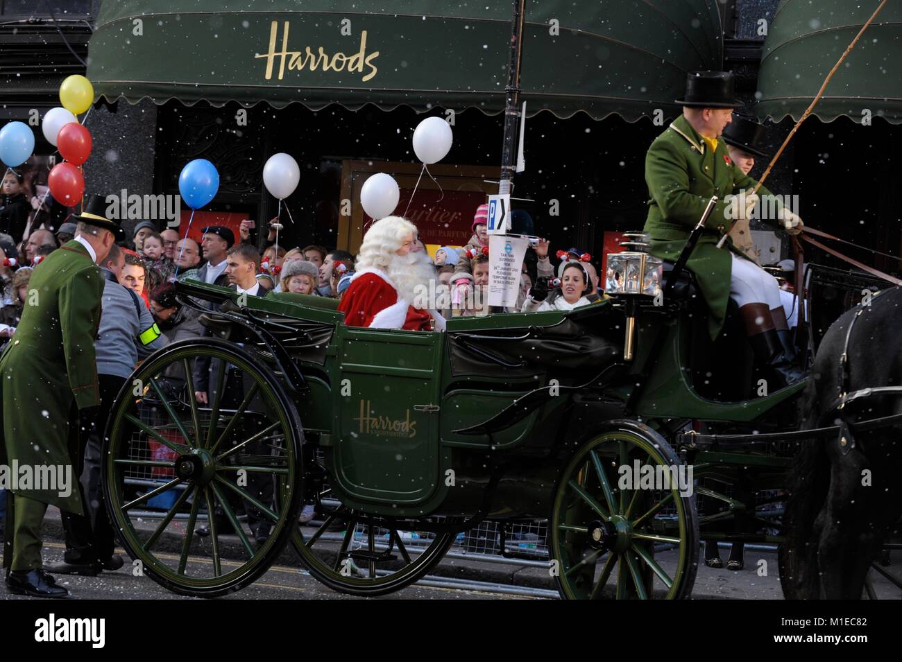 Harrods Annual Christmas Parade Stock Photo Alamy