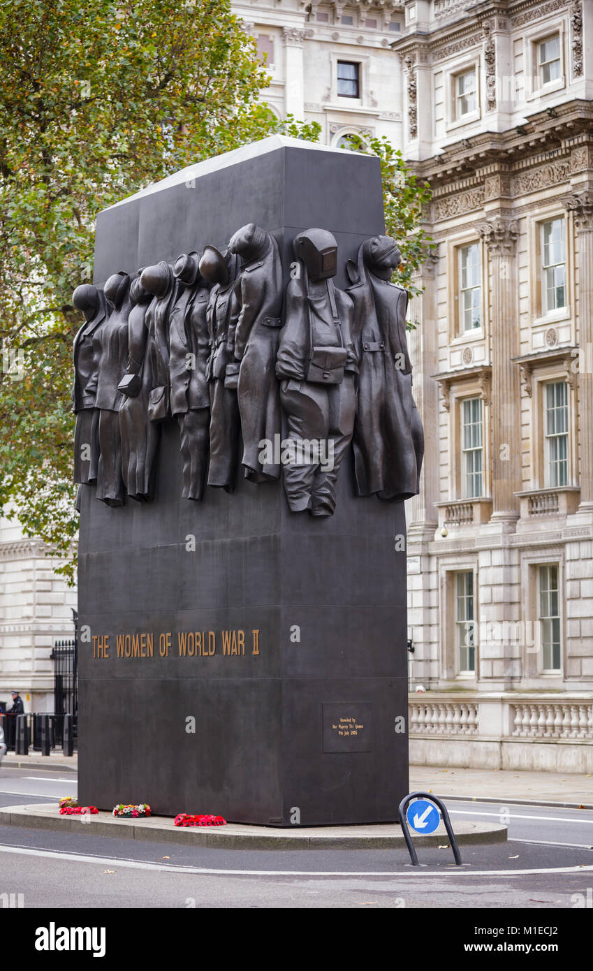 Women of the second world war monument hi-res stock photography and ...