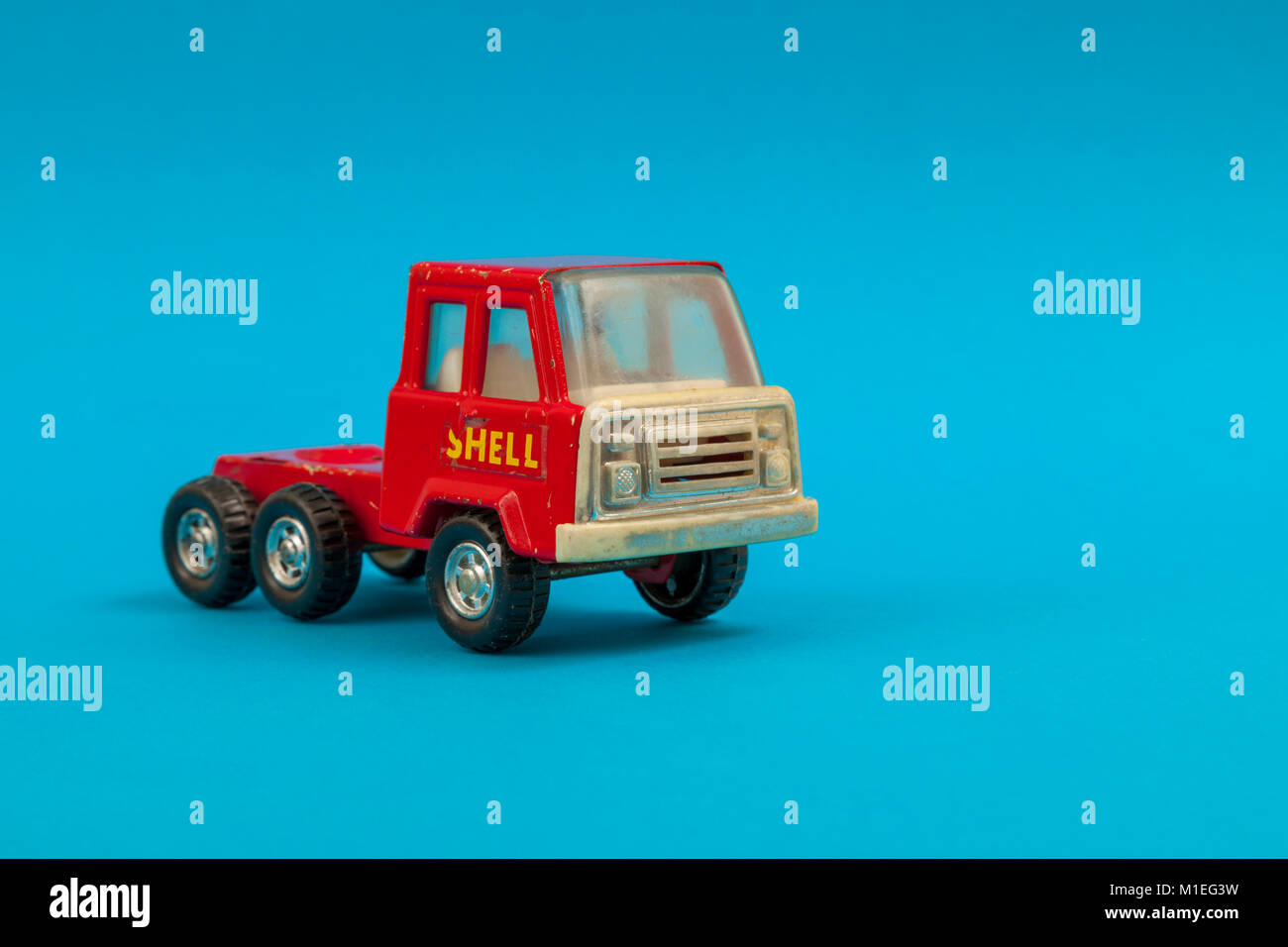 shell lorry toy