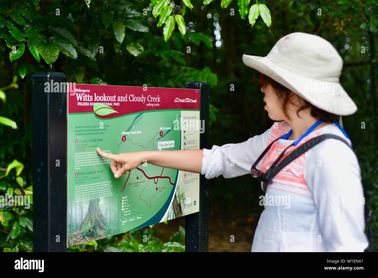 Women pointing to mcclellands lookout sign hi-res stock photography and ...