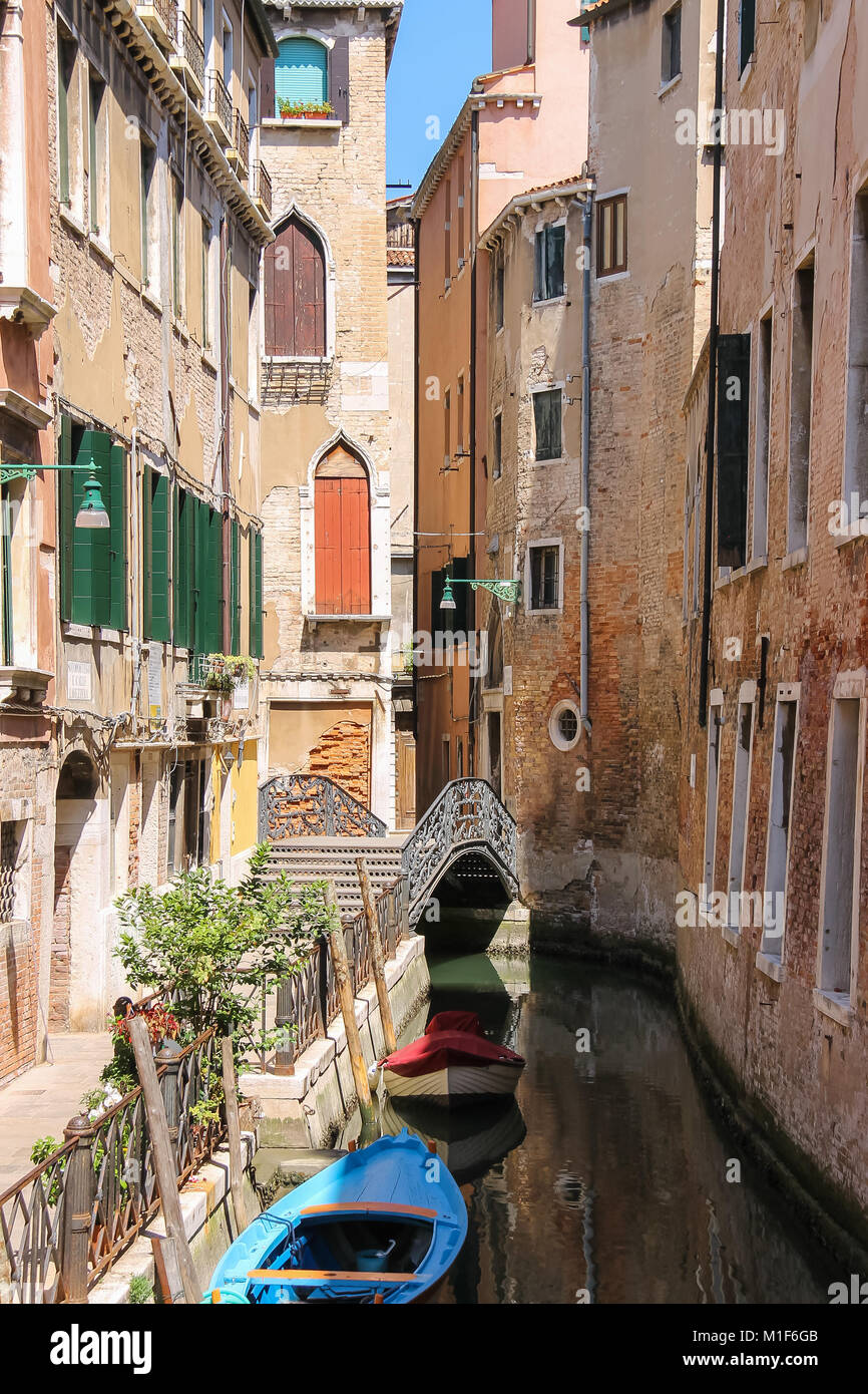 Empty gondola on canal of Venice, Italy Stock Photo - Alamy
