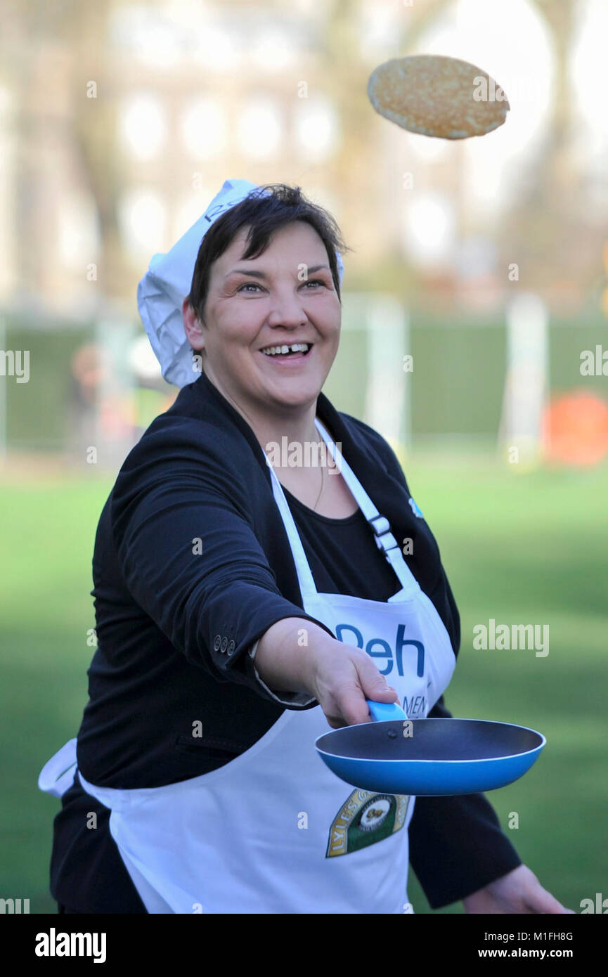 London, UK. 30th Jan, 2018. Tonia Antoniazzi MP for the Parliament Team, takes part in a pancake race bootcamp in Westminster ahead of the main event, the Rehab Parliamentary Pancake Race, on Shrove Tuesday. Credit: Stephen Chung/Alamy Live News Stock Photo