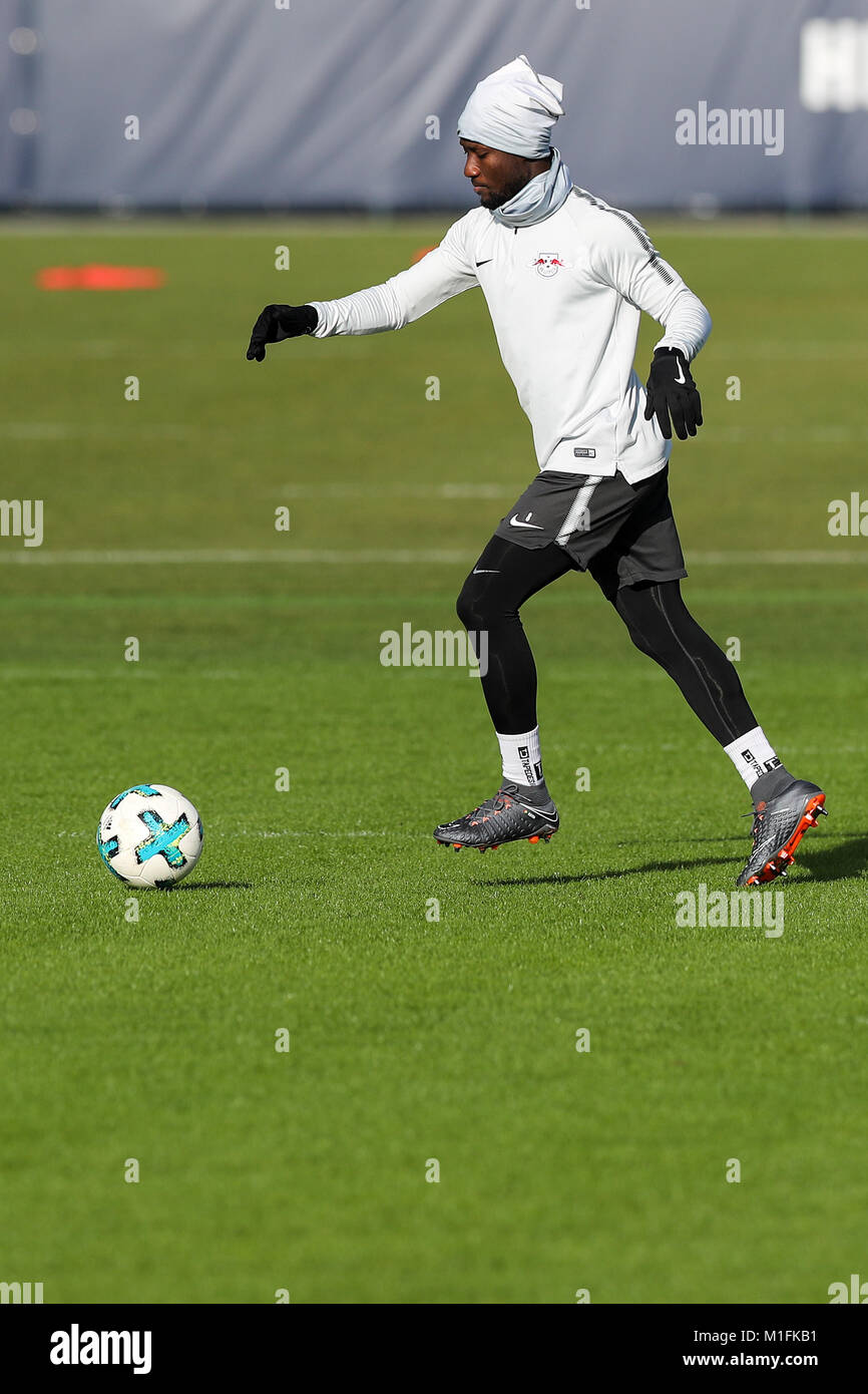 Leipzig Germany 30th Jan 18 Leipzig S Naby Deco Keita In Action Stock Photo Alamy