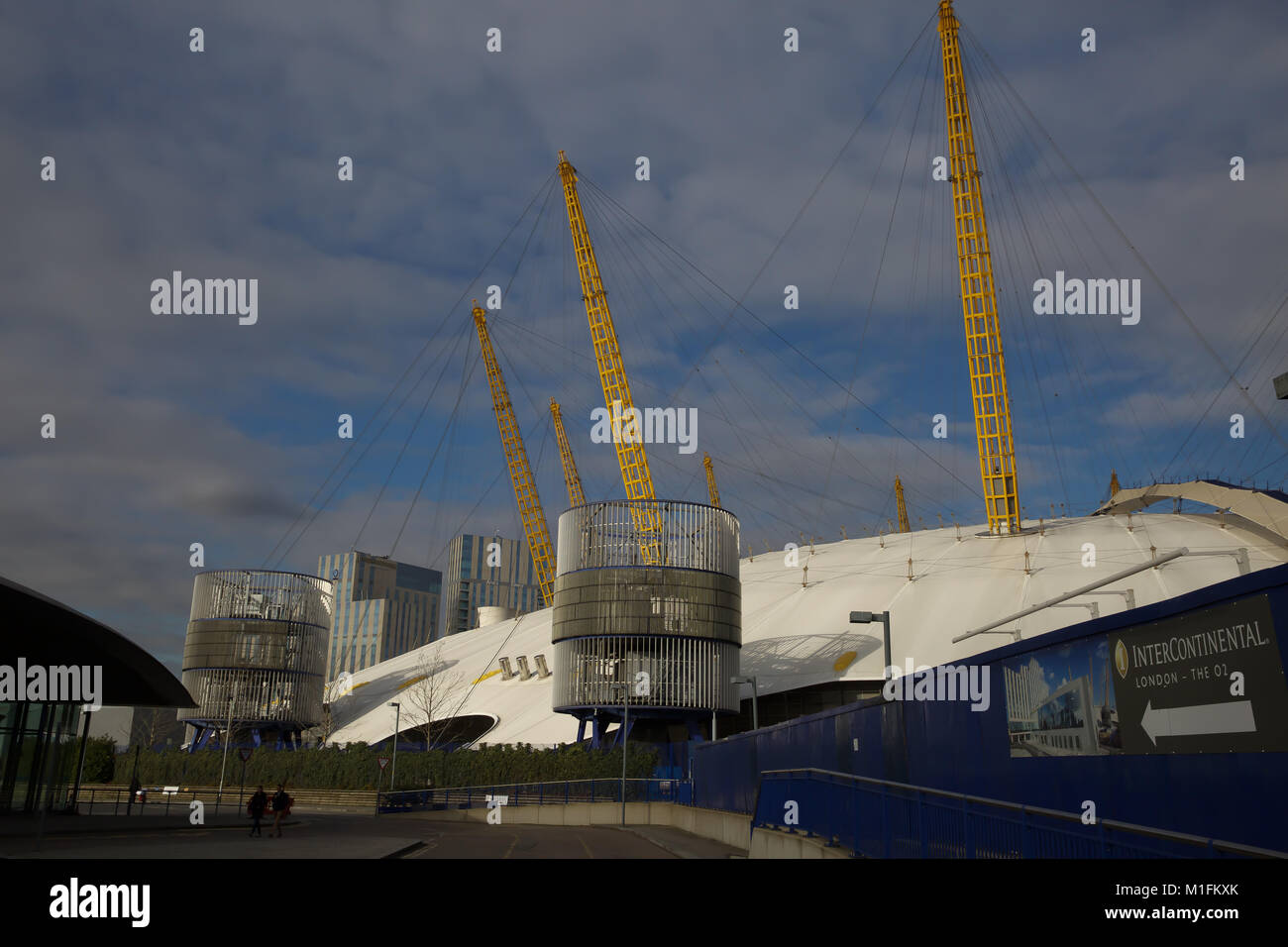 London,UK,30th January 2018,Blue Skies over London©Keith Larby/Alamy Live News Stock Photo