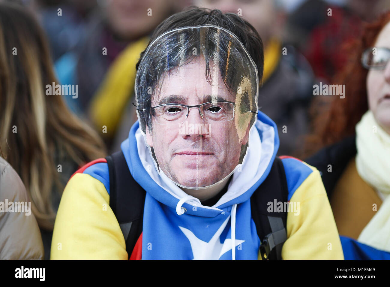 Barcelona, Catalonia, Spain. 30th Jan, 2018. January 30, 2017 - Barcelona, Spain - Catalan Parliament investment; Carles Puigdemont mask in the parliament. Credit: Eric Alonso/ZUMA Wire/Alamy Live News Stock Photo