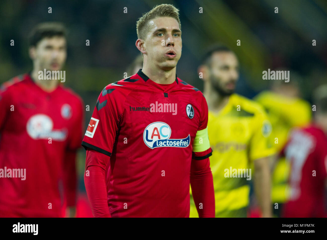 Dortmund, Deutschland. 27th Jan, 2018. Nils PETERSEN (FR) macht dicke ' Backen ', frustratedriert, frustrated, gefrustratedet, disappointed, entt uscht, Entt uschung, Enttaeuschung, traurig, halbe Figur, Halbfigur, Mimik, Fussball 1. Bundesliga, 20. matchday, Borussia Dortmund (DO) - SC Freiburg (FR) 2:2, am 27.01.2018 in Dortmund/ Germany. |usage worldwide Credit: dpa/Alamy Live News Stock Photo