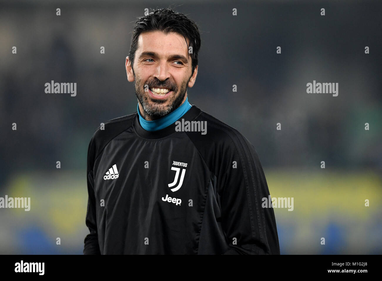 джанлуиджи буффон. вратарь джанлуиджи буффон. буффон вратарь ювентуса. вратарские перчатки буффона. буффон ювентус.