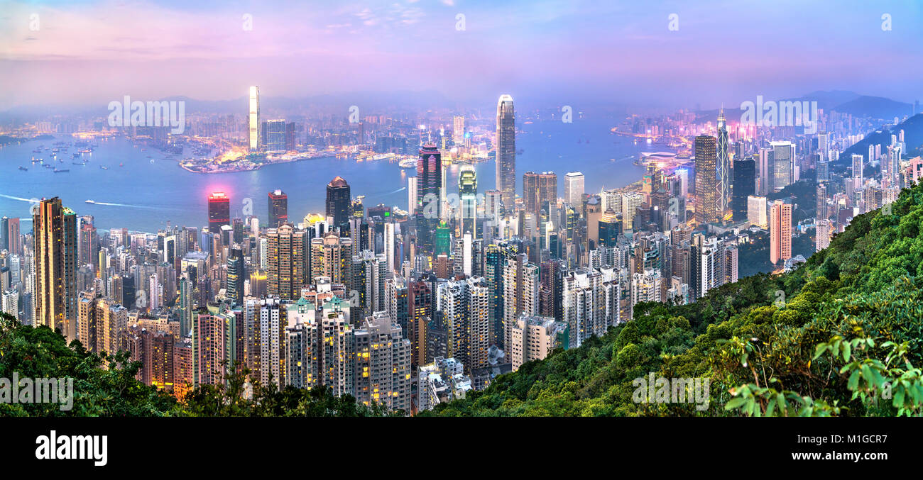 Skyline of Hong Kong from Victoria Peak Stock Photo - Alamy