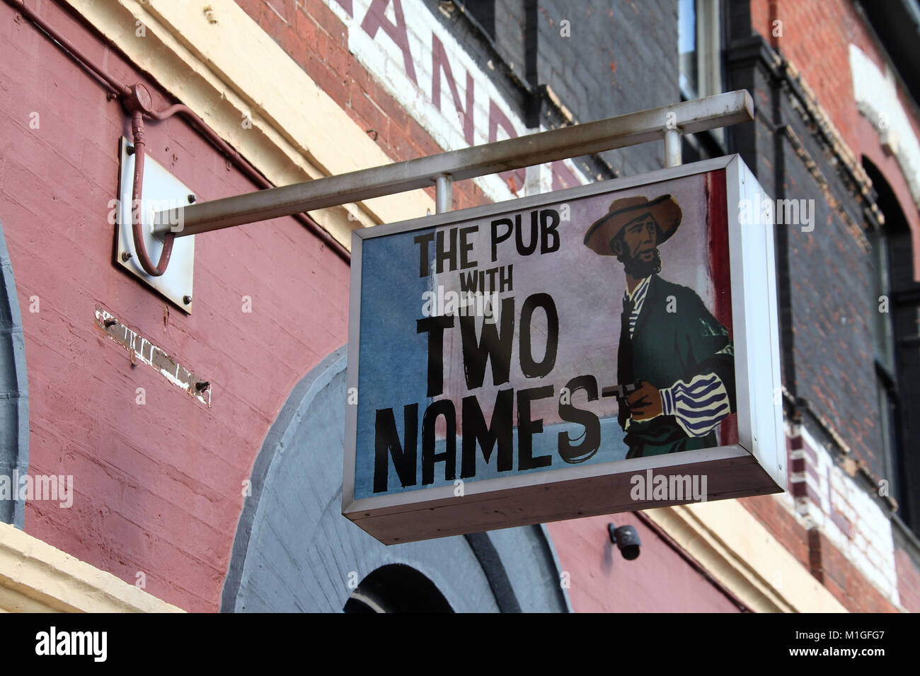 Pub sign australia hi-res stock photography and images - Alamy