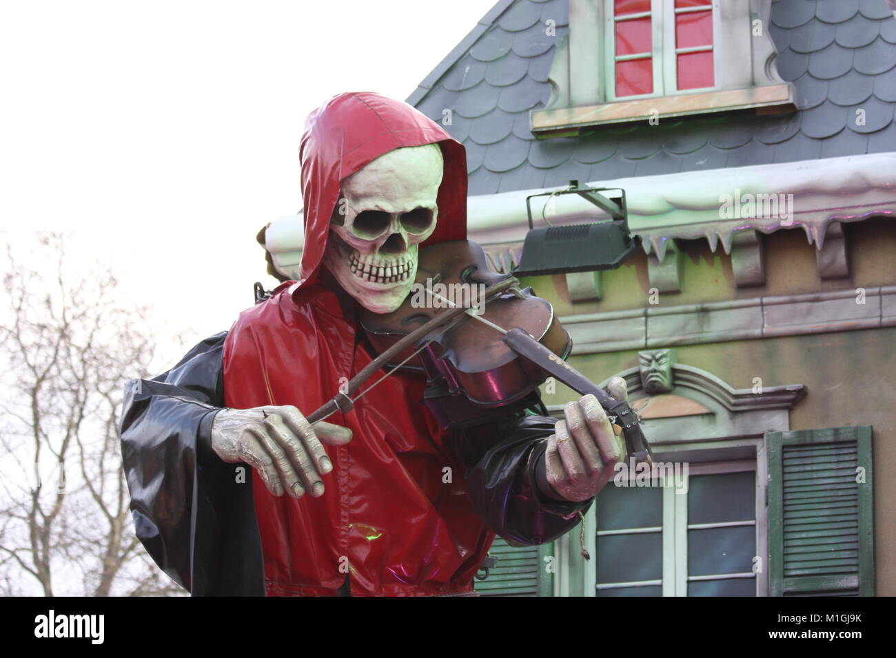 Skeleton playing the violin, Winter Wonderland, funfair, Hyde Park Stock Photo