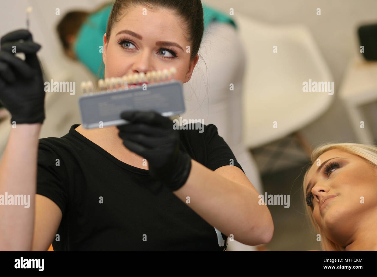 Determining the color of teeth hires stock photography and images Alamy