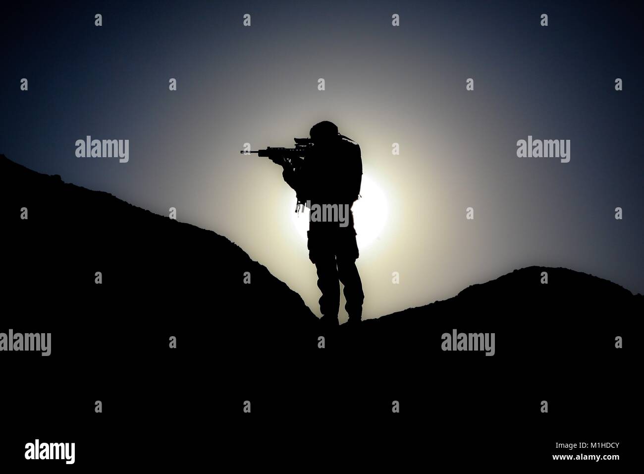 British soldier silhouette afghanistan hi-res stock photography and ...