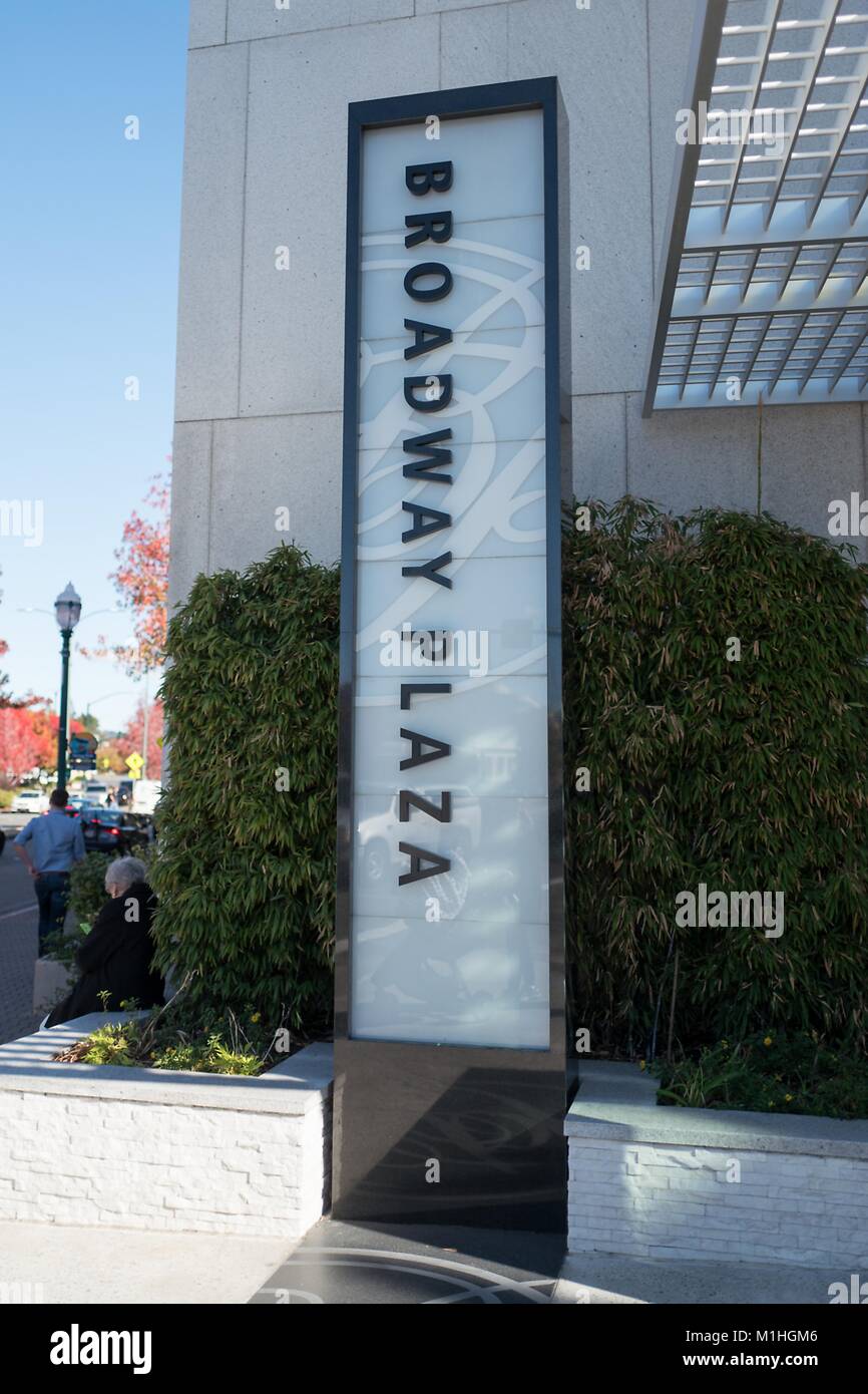 Sign for the upscale Broadway Plaza outdoor shopping center in downtown Walnut  Creek, California, November 17, 2017 Stock Photo - Alamy