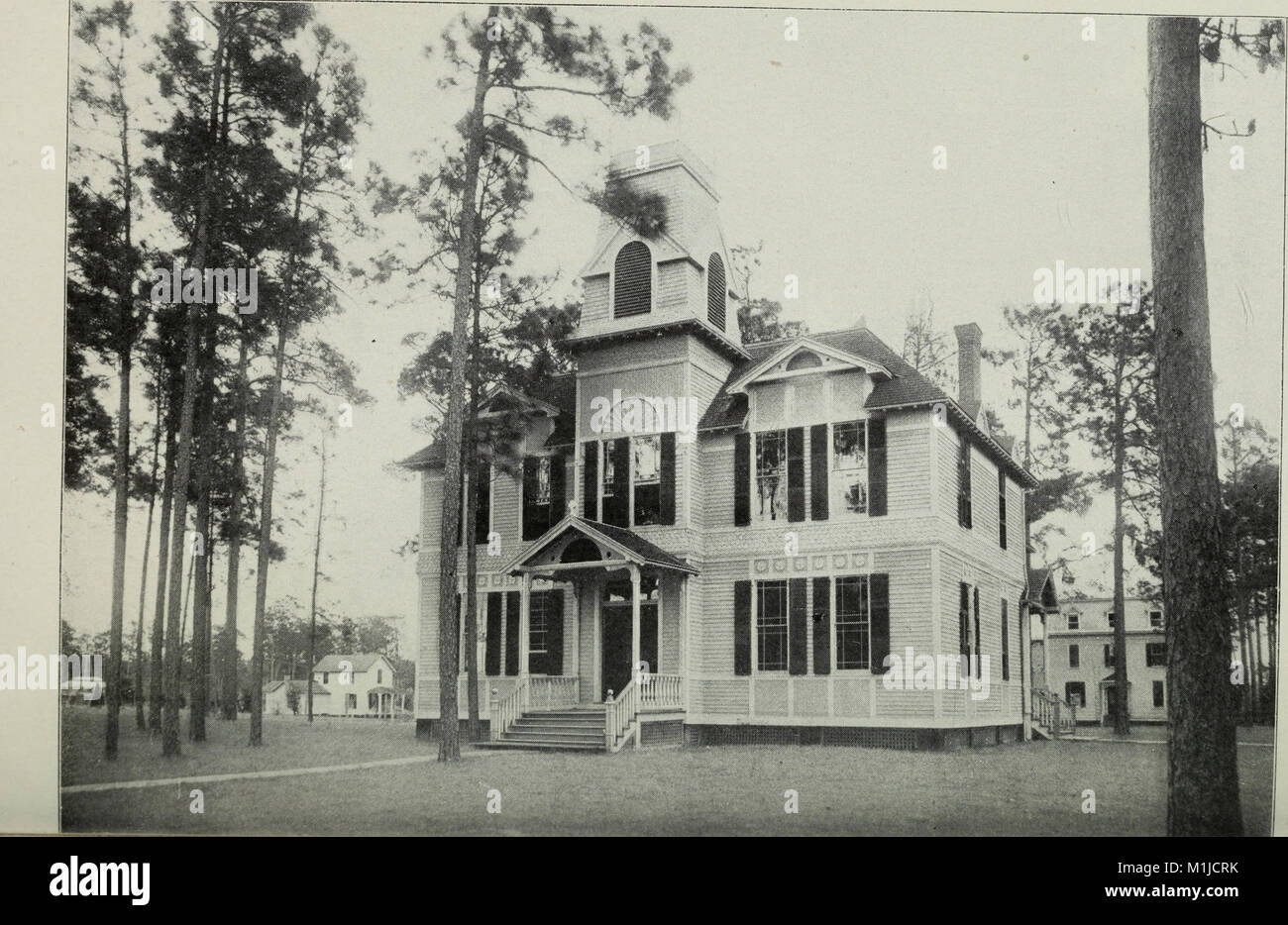This annual catalogue from 1900 provides a detailed list of officers