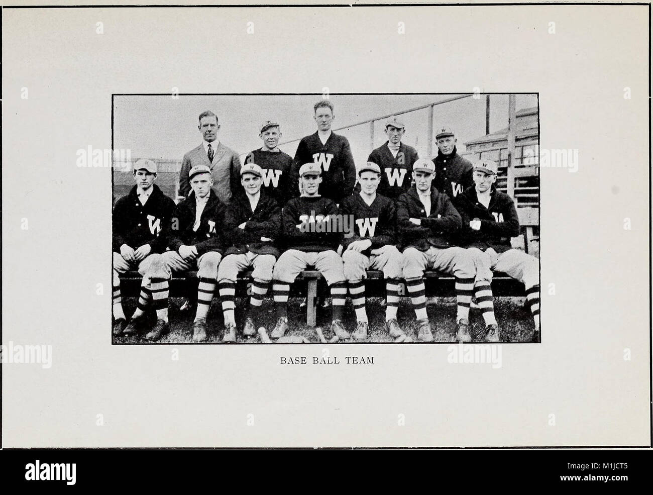 ..Mirror Waltham High School (1916) (14579757269 Stock Photo Alamy