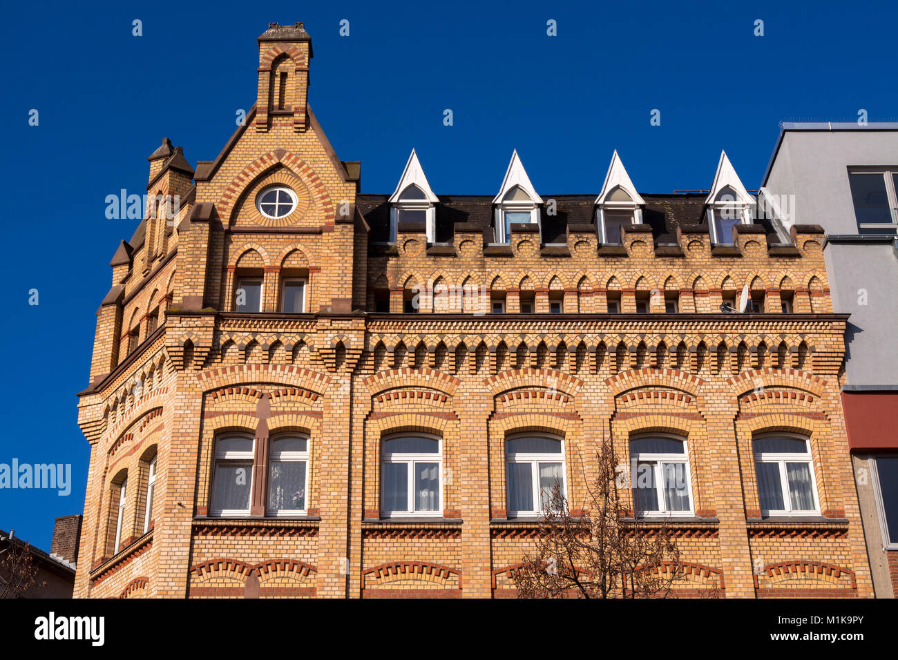Germany, Cologne, house at the corner of the streets