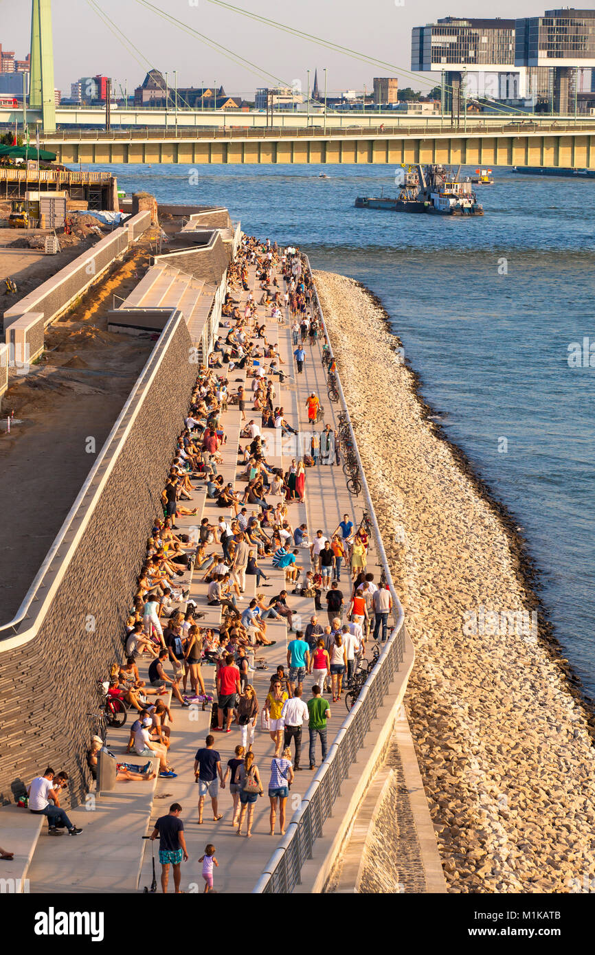 Deutzer rheinboulevard hi-res stock photography and images - Alamy