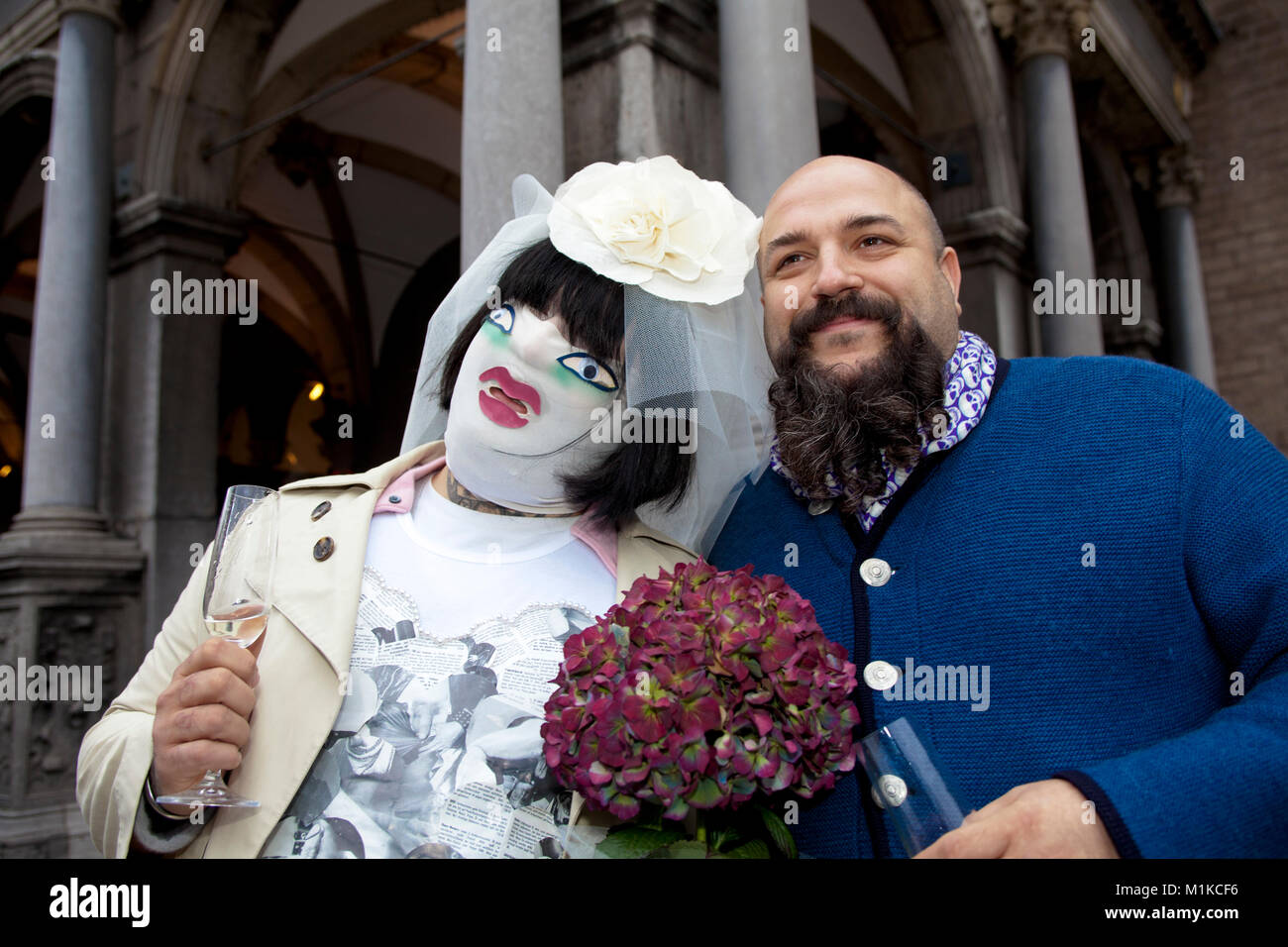 Europe, Germany, North Rhine-Westphalia, Cologne, carnival, bridal pair on November 11, 2011 (11.11.11, each year on this date the carnival starts) le Stock Photo