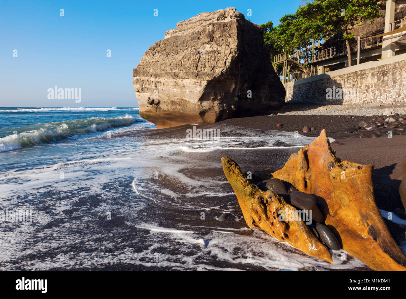 El Tunco Beach in Salvador. El Tunco, El Salvador Stock Photo - Alamy