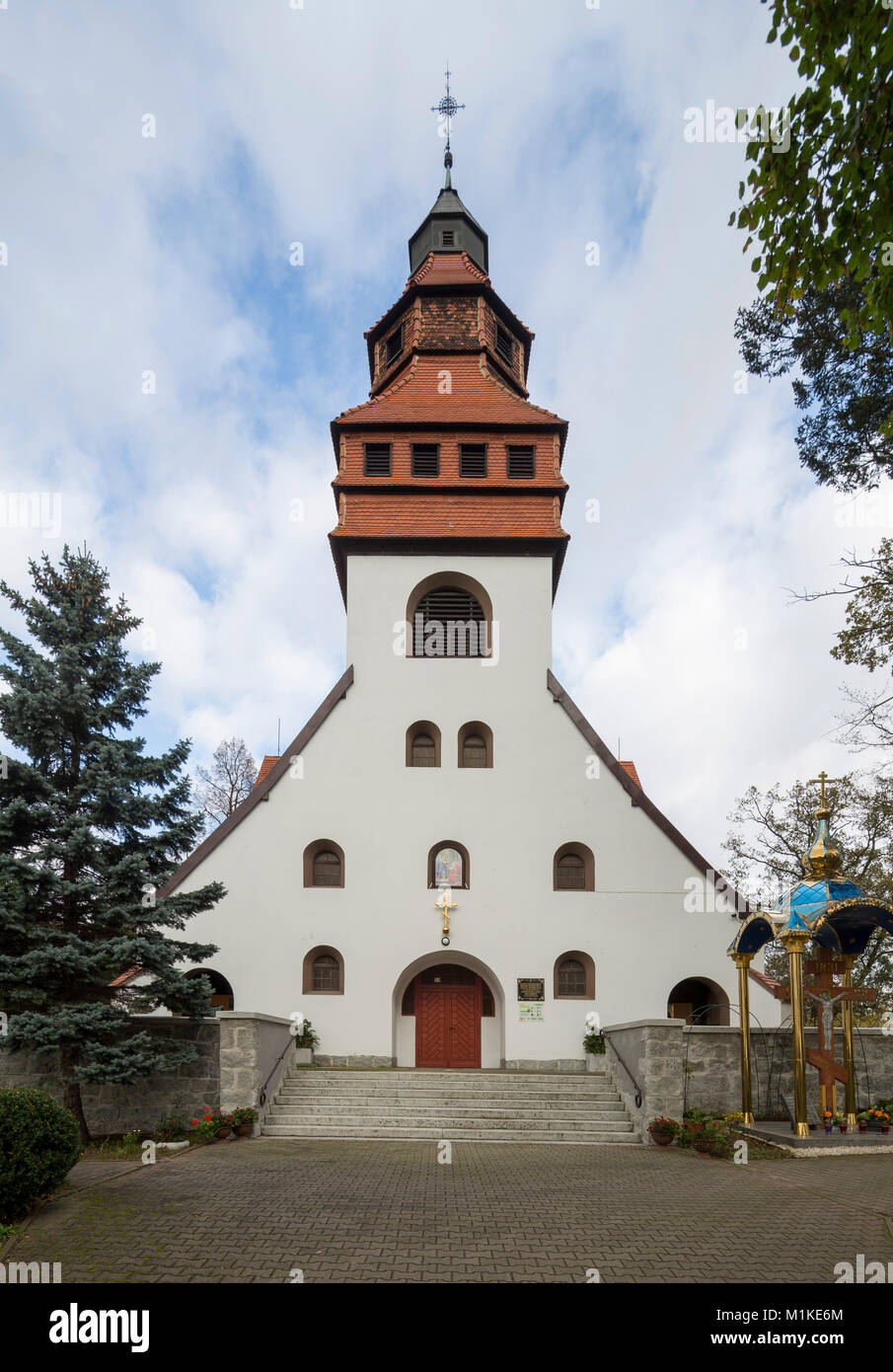 Malczyce (deutsch Maltsch an der Oder), Pfarrkirche, 1906 von Hans Poelzig erbaut, Westansicht Stock Photo