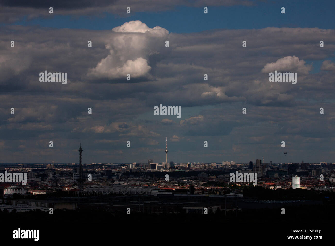 Tallest tv tower hi-res stock photography and images - Alamy