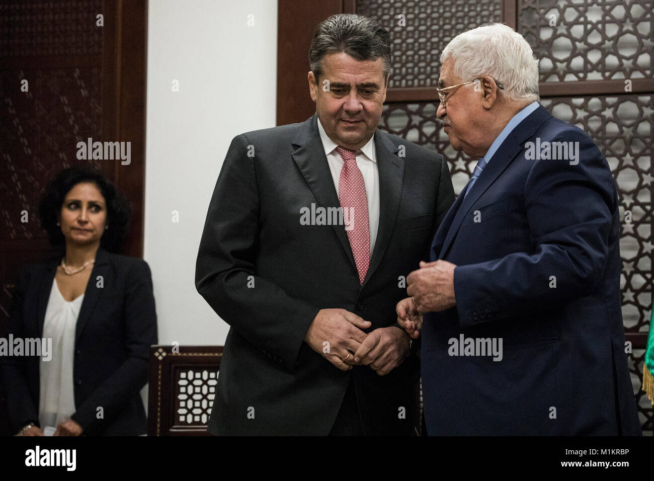 Ramallah, West Bank. 31st Jan, 2018. Palestinian President Mahmoud Abbas (Abu Mazen) meets with German Foreign Minister Sigmar Gabriel (L) in Ramallah, West Bank, 31 January 2018. Credit: Ilia Yefimovich/dpa/Alamy Live News Stock Photo