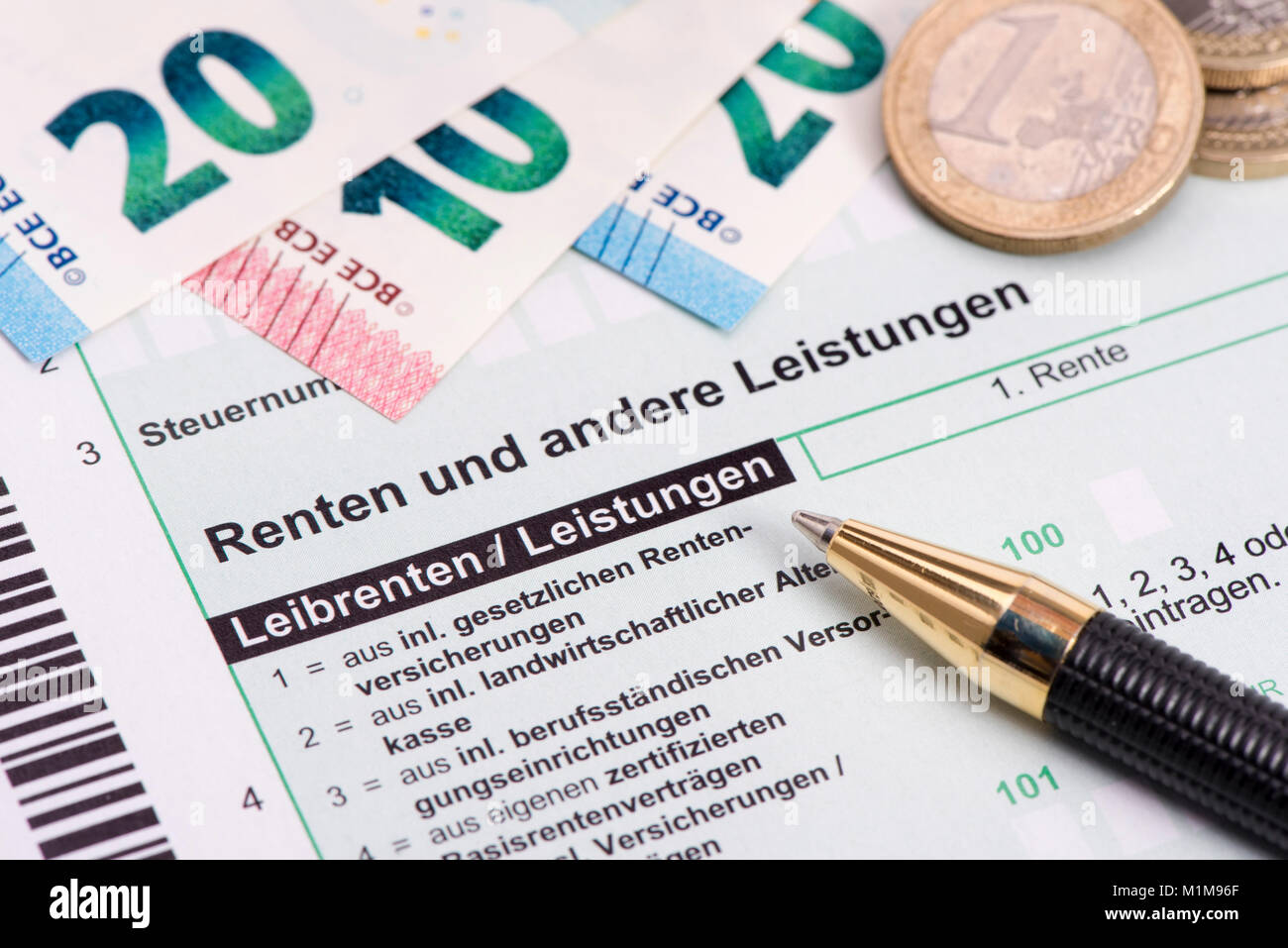 Rente und Steuererklärung für Finanzamt Stock Photo