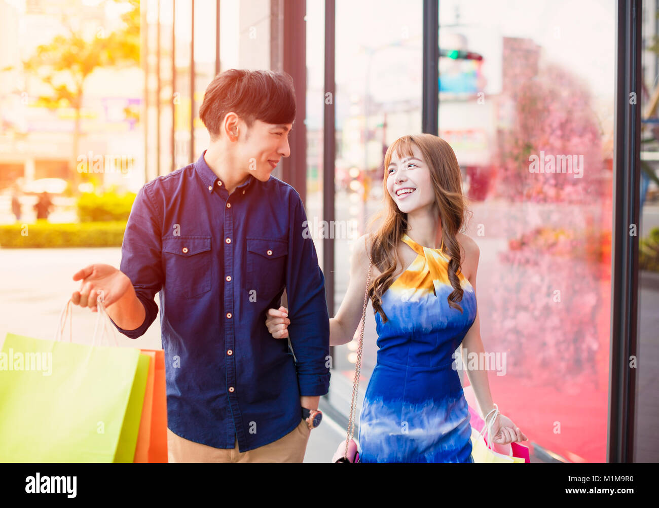 Mall people shopping asian hi-res stock photography and images - Alamy
