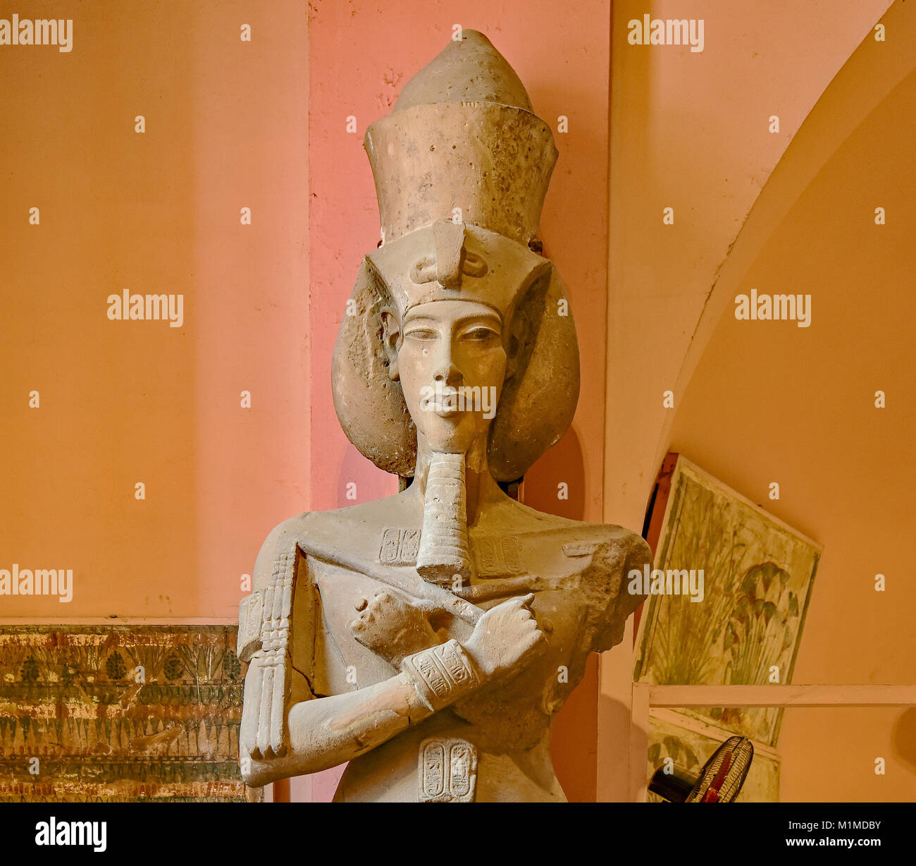 Egypt cairo egyptian museum statue hires stock photography and images