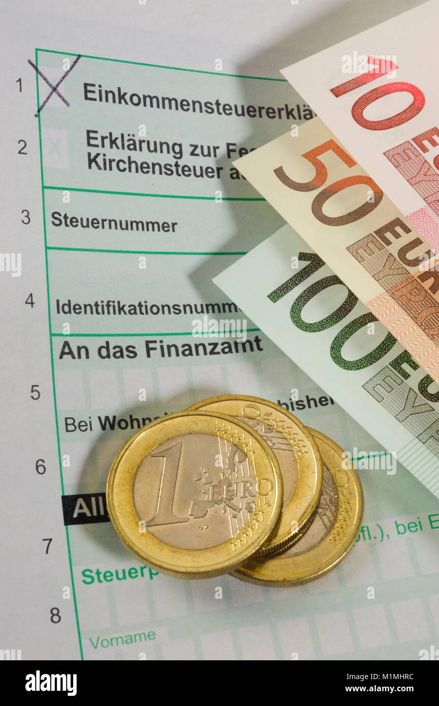 Steuererklärung mit Euro Stock Photo