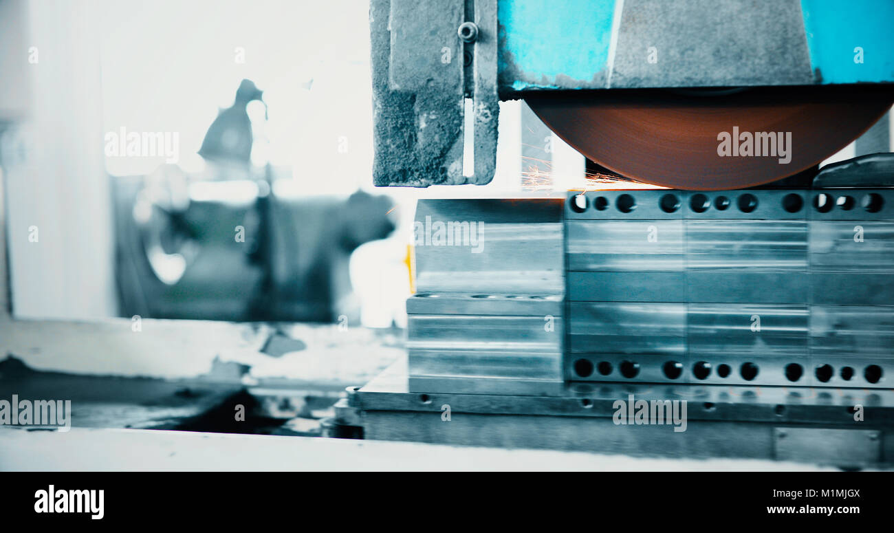 CNC Automatic Metal industry machine polishing and processing metal