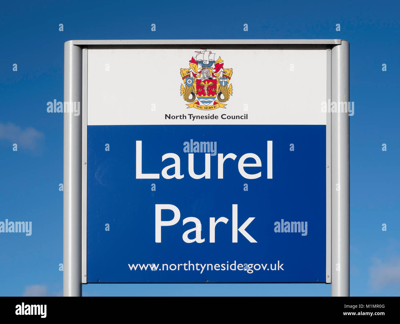 Sign Laurel Park bearing the coat of arms of North Tyneside Council, North Shields, England, UK Stock Photo