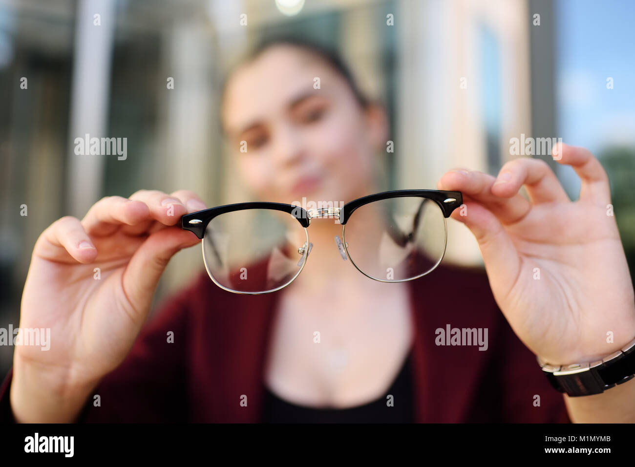 Does Wearing Eyeglasses Improve Eyesight?
