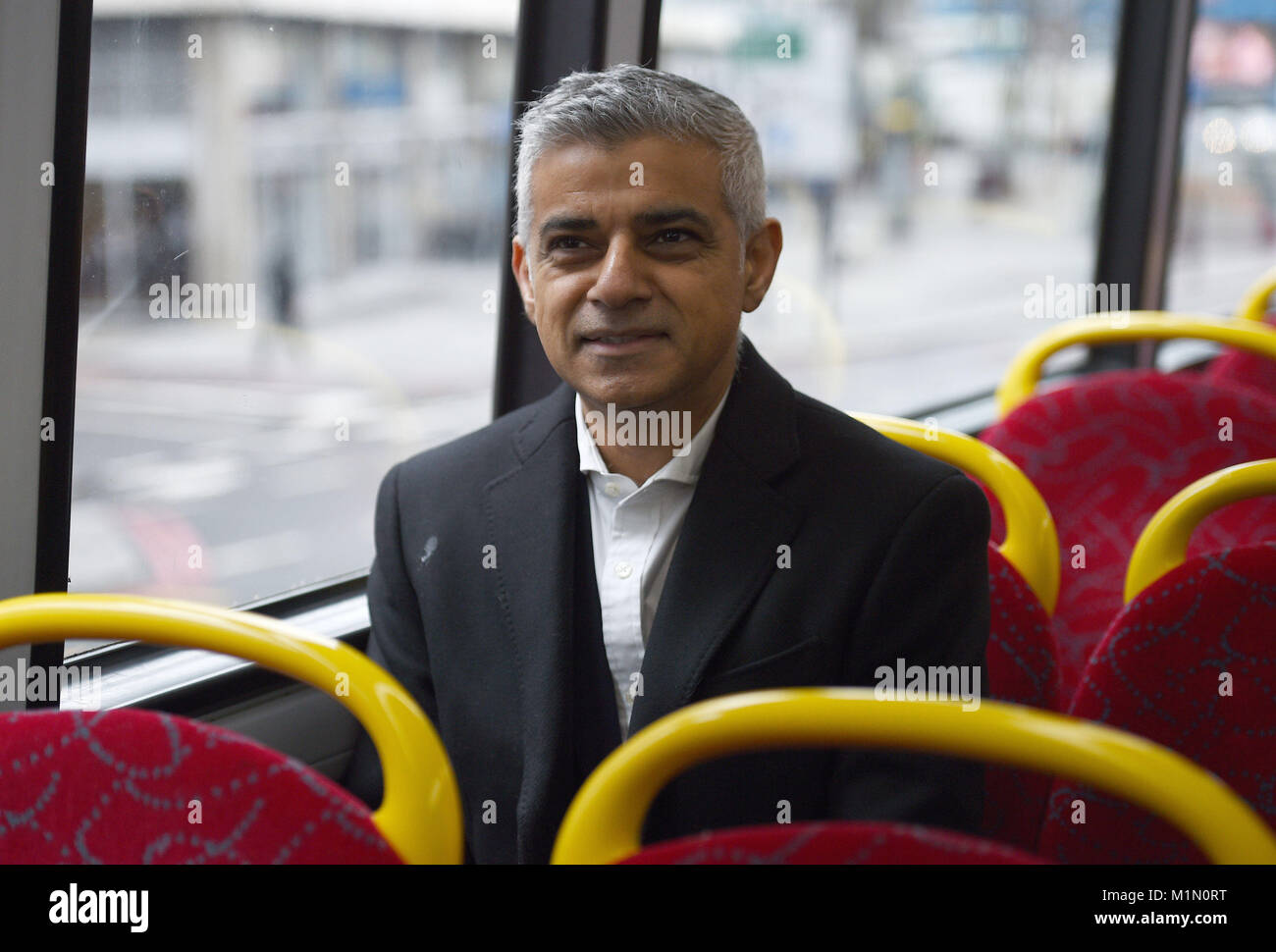 Bus hopper bus fare hires stock photography and images Alamy