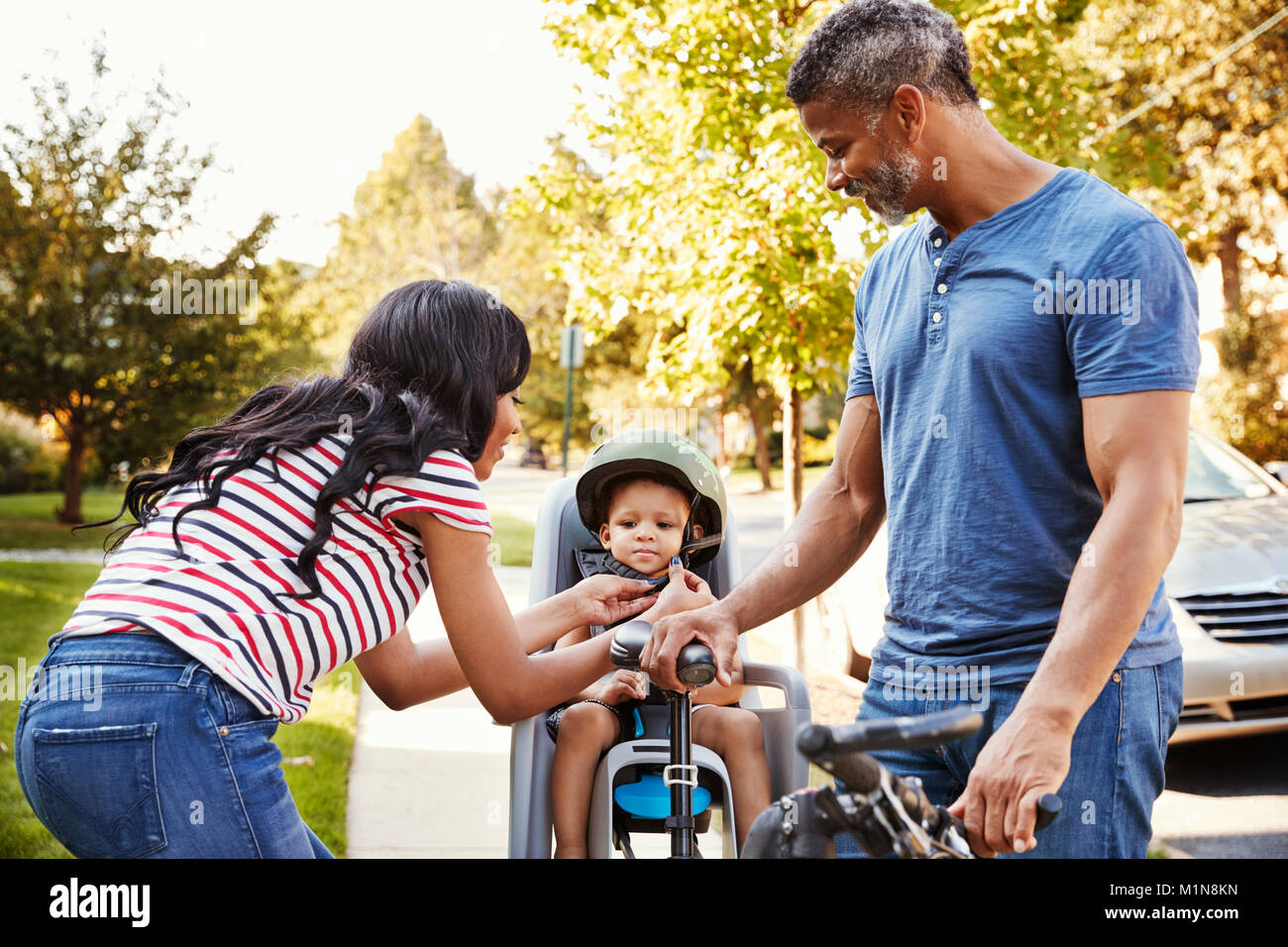 Mother daughter bike ride hi res stock photography and images Alamy
