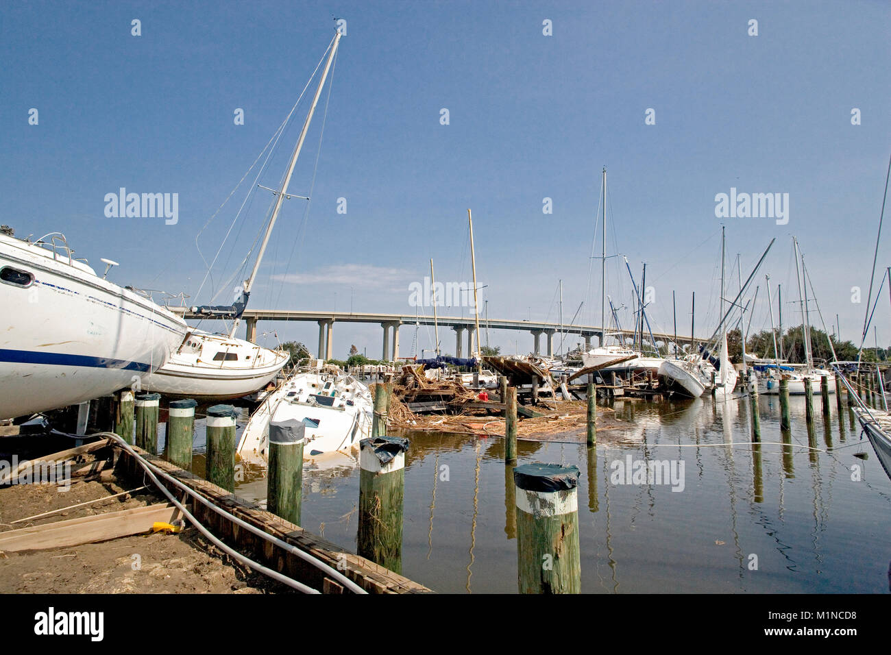 Sunken Boat Salvage Stock Photos Sunken Boat Salvage Stock