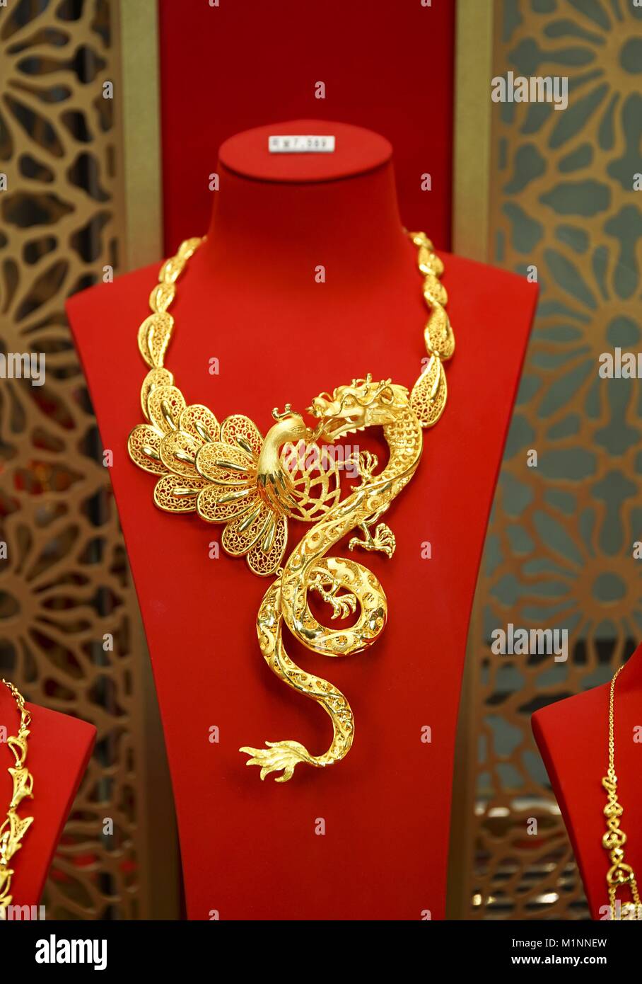 China Gold Shop Jewellery Stock Photos & China Gold Shop Jewellery ...