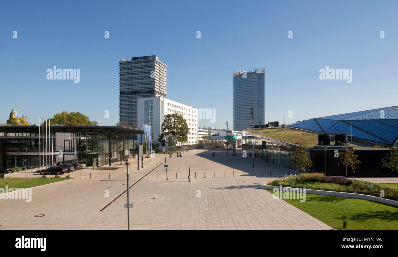 Bonn, Regierungsviertel (Bundesviertel, Parlamentsviertel), 'Platz der Vereinten Nationen, Bundeshaus, ''Langer Eugen'' und Posttower, rechts Kongress Stock Photo
