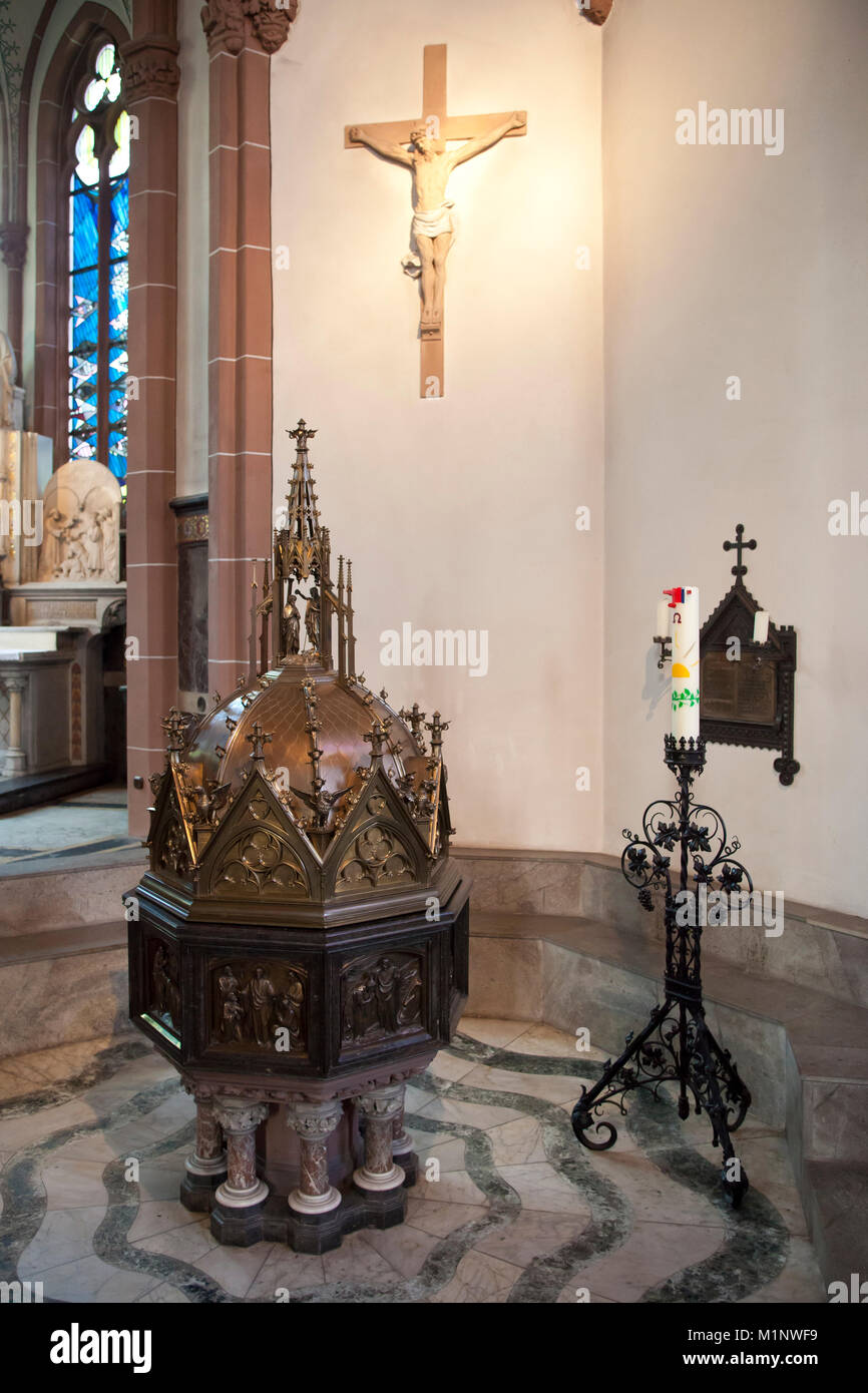 Germany, Cologne, the baptismal font with hood in the Agnes church in the Agnes District.  Deutschland, Koeln, Taufbecken mit Abdeckung in der Agneski Stock Photo