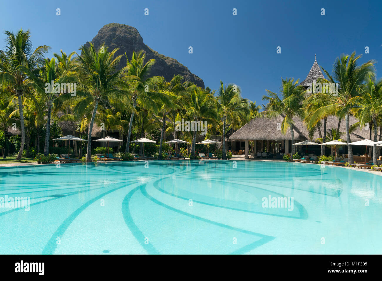 Pool of the Hotel Dinarobin the back mountain Le Morne