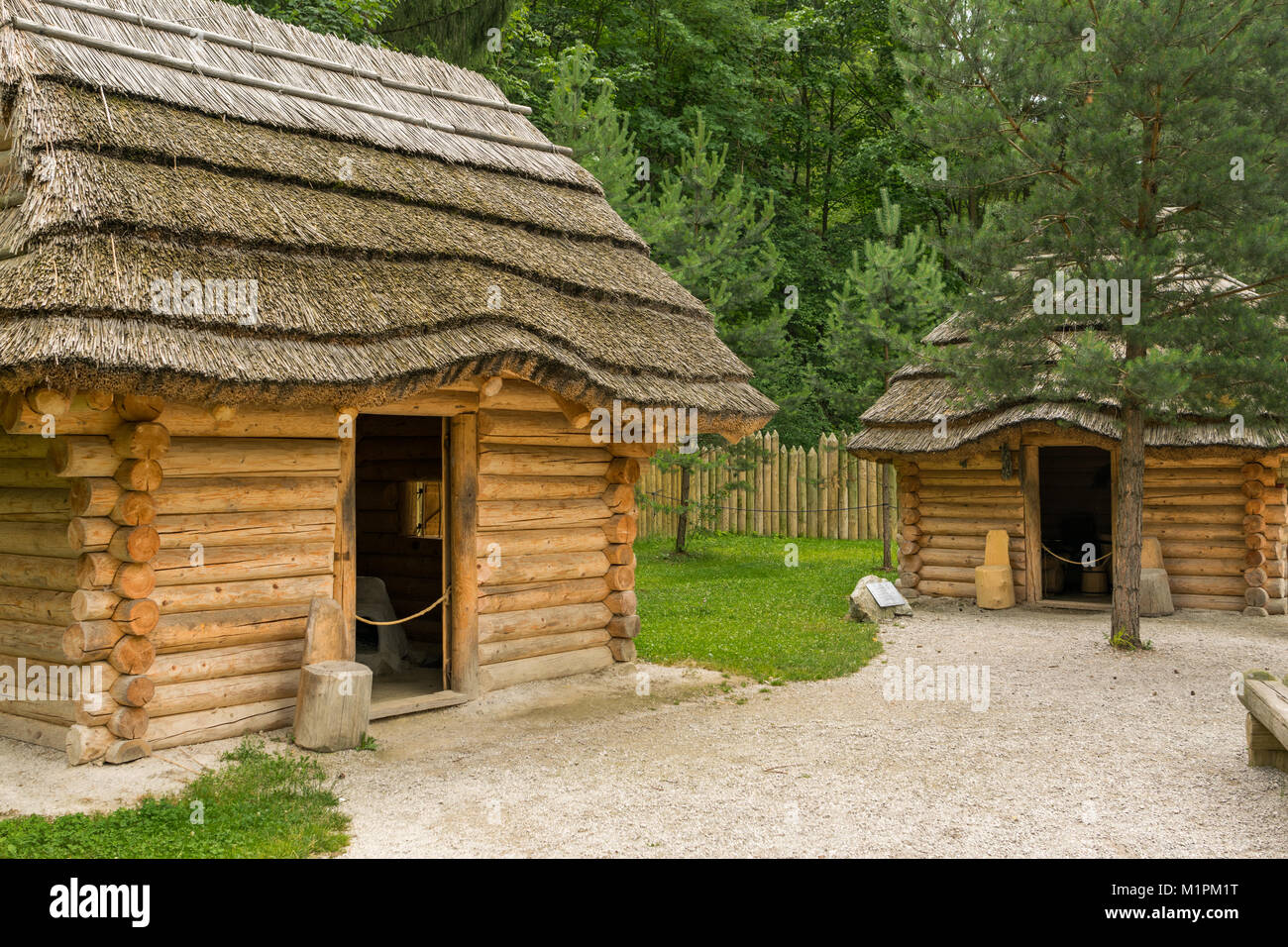 Medieval wooden house hi-res stock photography and images