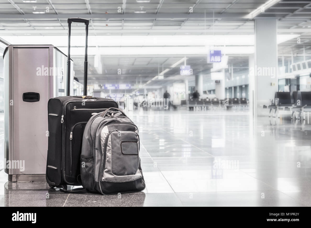 Unattended luggage hires stock photography and images Alamy