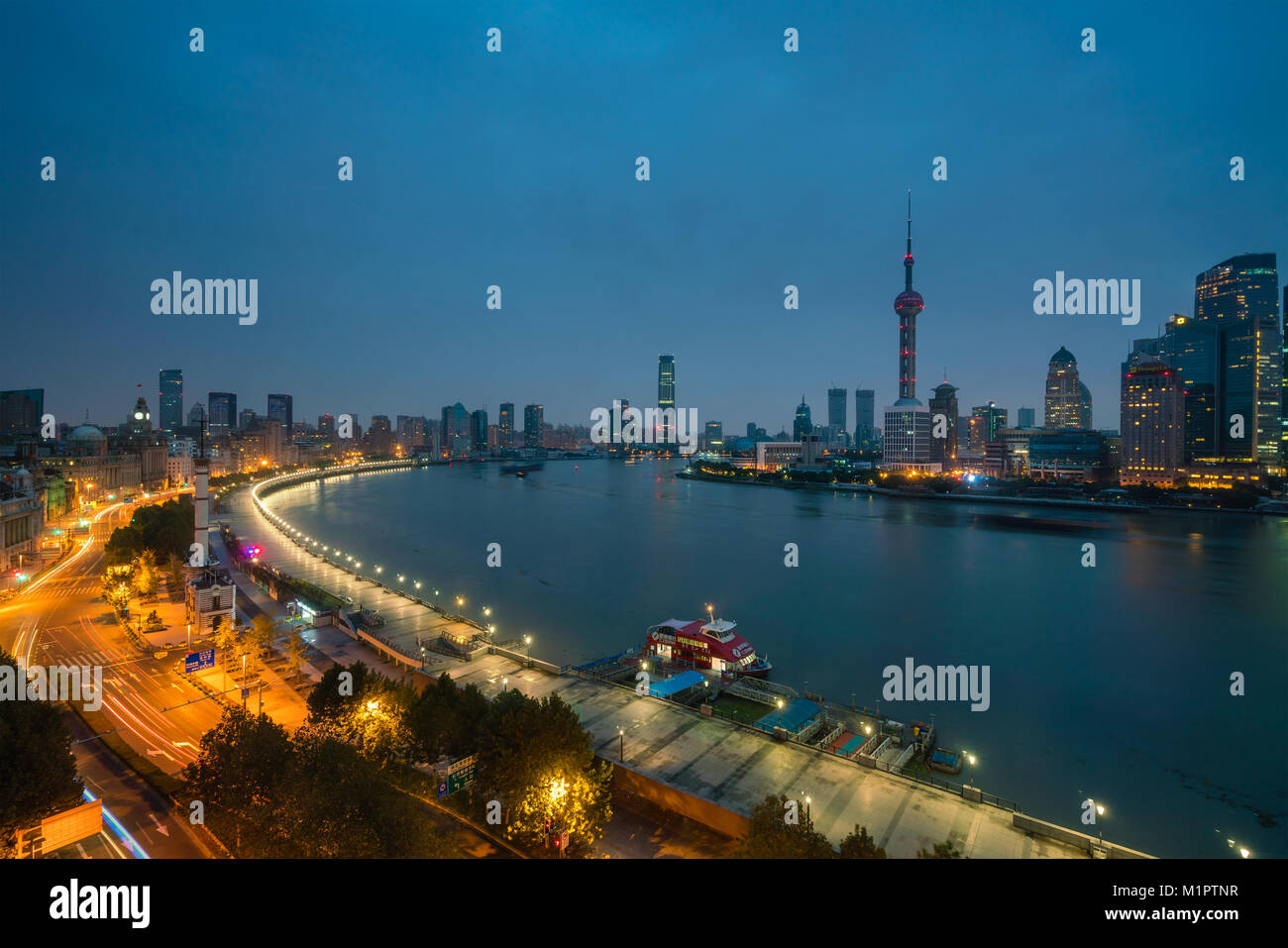 Shanghai pudong bund hi-res stock photography and images - Alamy